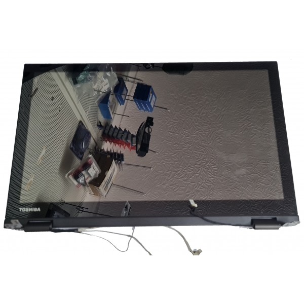 Ansamblu display cu LVDS si balamale laptop second hand Toshiba Satellite Radius 15 P50W-C