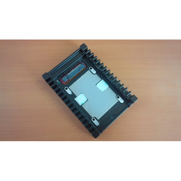 Adaptor 2.5" la 3.5'' pentru servere SAS CADDY/TRAY 2061-771665-000 AA Radiator SSD